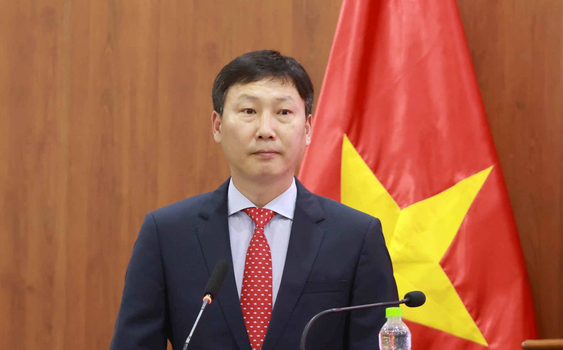 HLV Kim Sang Sik phần nào giúp ĐT Việt Nam lấy lại niềm tin của người hâm mộ